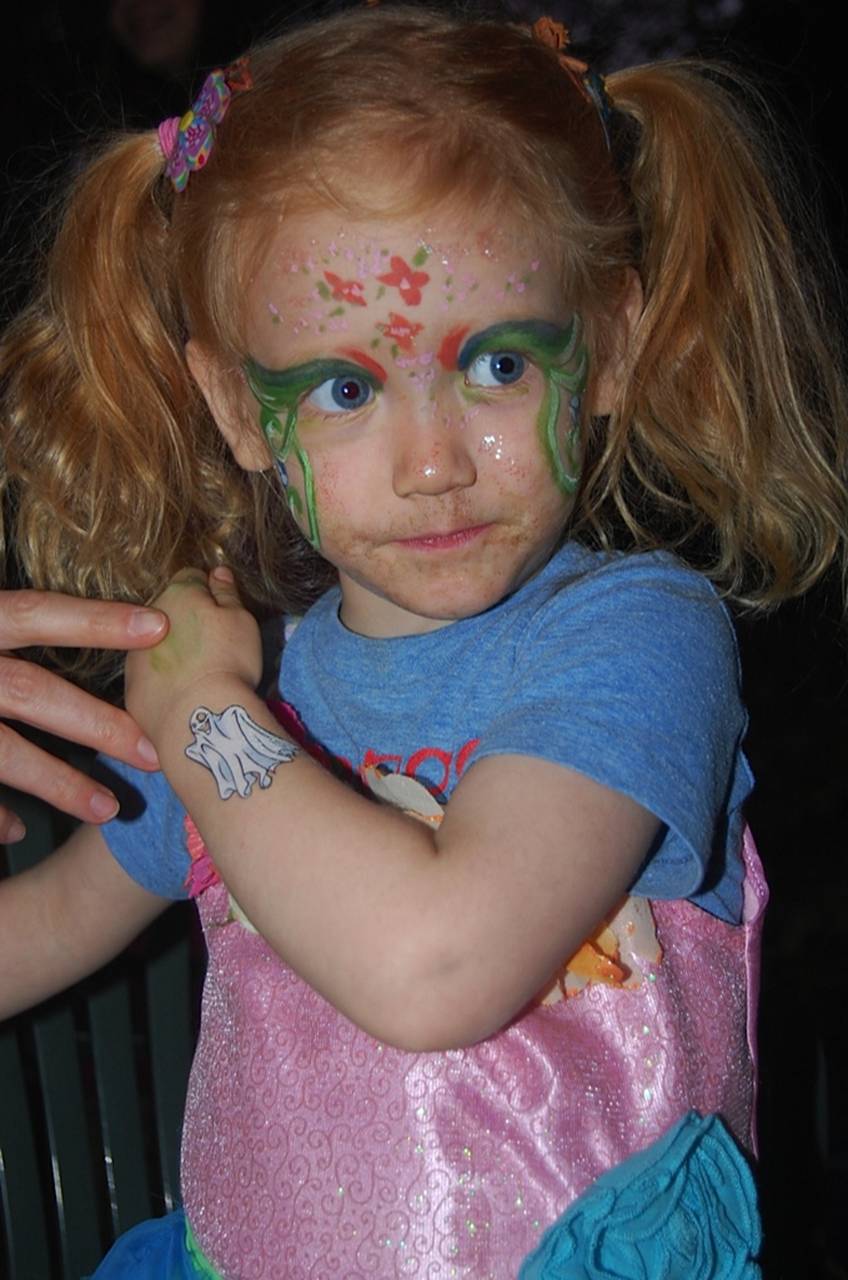 Temporary Tattoo Booth - Perfect for Any Event!