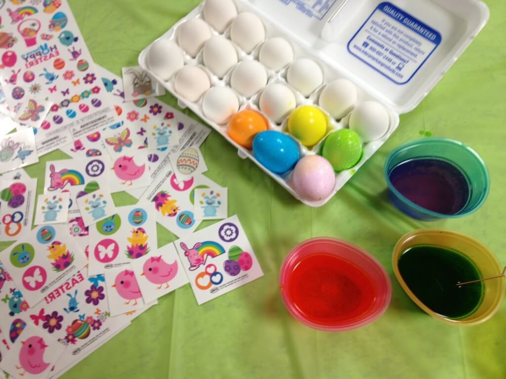 Dying easter eggs