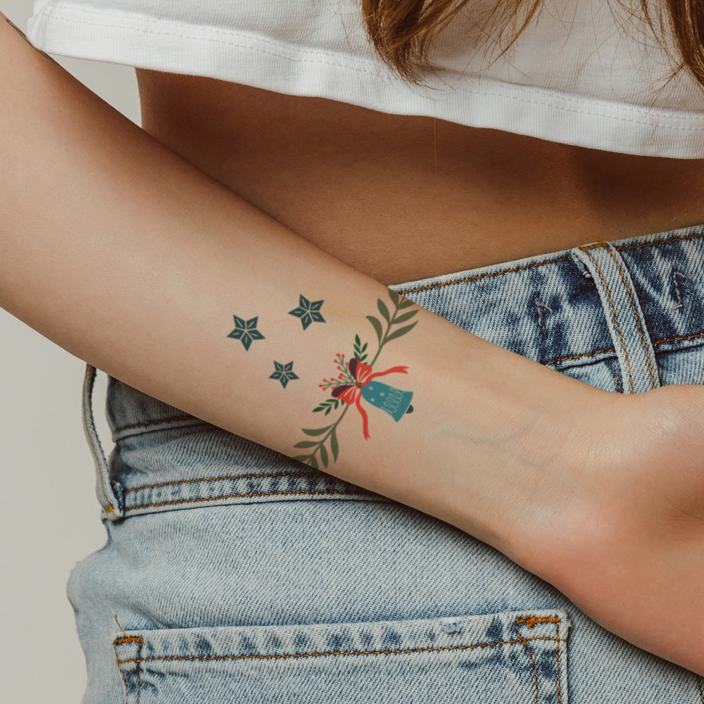 Elf on the Shelve Christmas Tattoos 4 in x 6 in